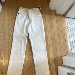Abercrombie & Fitch women’s 90s Straight ultra high rise White Jeans never worn
